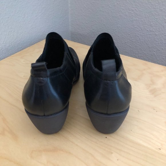 REGARDE LE CIEL Leather Ruched Comfort Booties - Picture 5 of 11